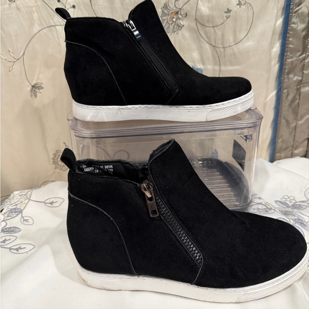 Rouge Black Wedge Sneakers